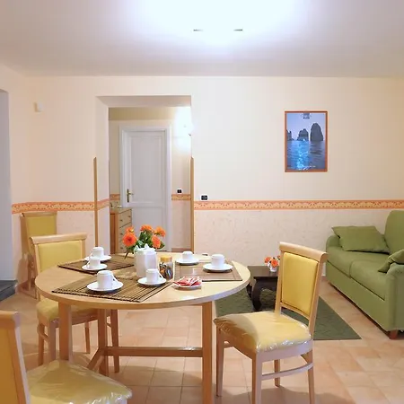 Apart-hotel Giulia SantʼAgata sui Due Golfi
