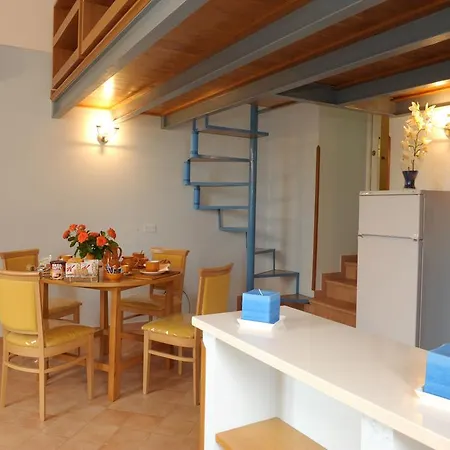 Apart-hotel Giulia SantʼAgata sui Due Golfi