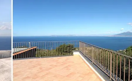 Giulia * SantʼAgata sui Due Golfi